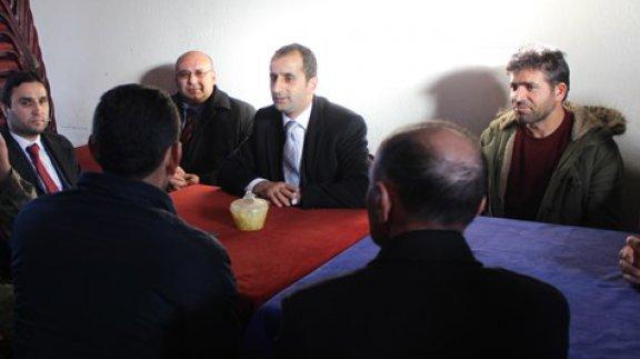 İlçe Kaymakamı Kamil Güzel, Milli eğitim Müdürü Cabbar Turan ve kurum amirleri köy ziyaretlerine devam ettiler. 